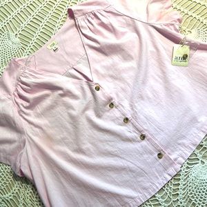 CLOSET CLEAR OUT!!! Pink button up cropped blouse. Size 3x
